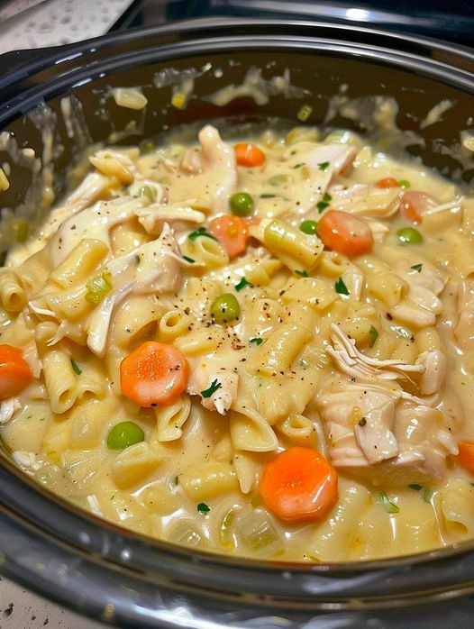 Chicken Pot Pie Noodle Skillet