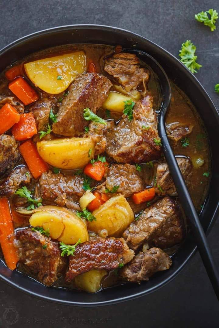 Crockpot Roast with Potatoes and Carrots