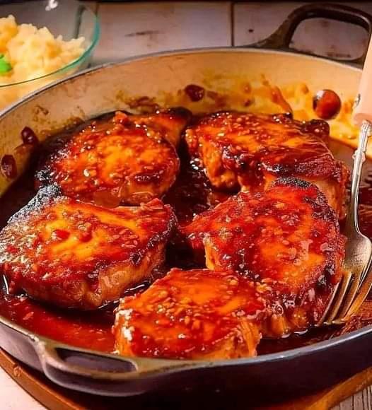 HONEY GARLIC PORK CHOPS