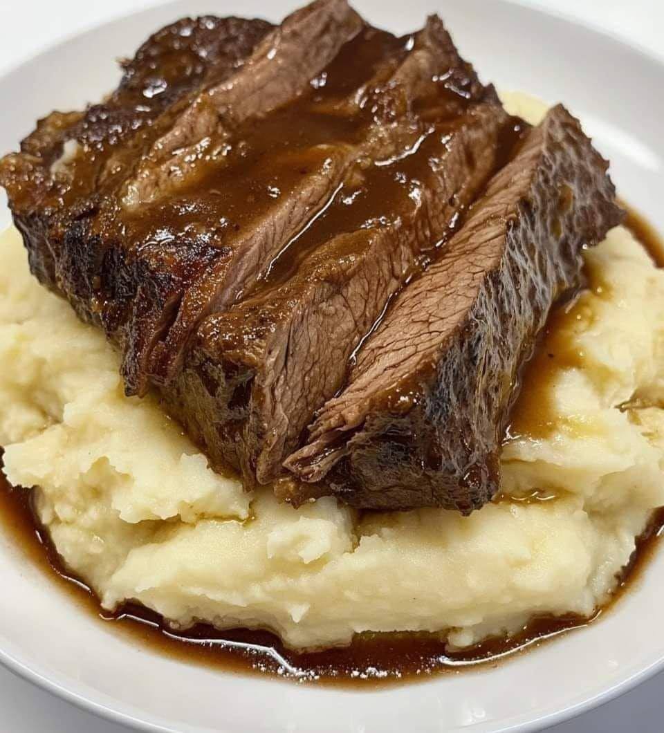 Garlic Butter Steak Bites and Mash: A Perfect Comfort Food Dish