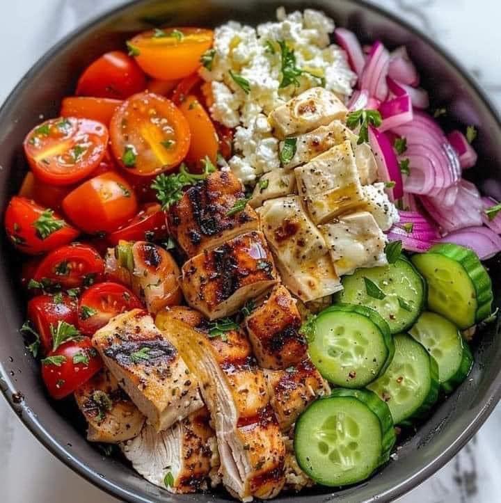 Greek Chicken Cottage Cheese Bowl 