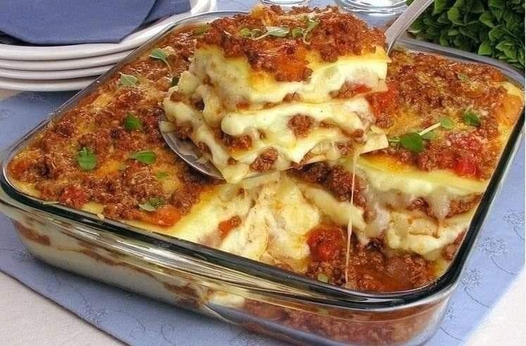 Easy and delicious homemade lasagna with minced meat