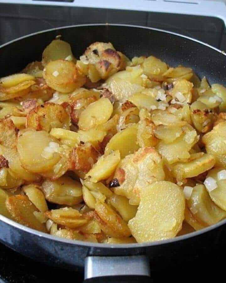 FRIED POTATOES AND ONIONS